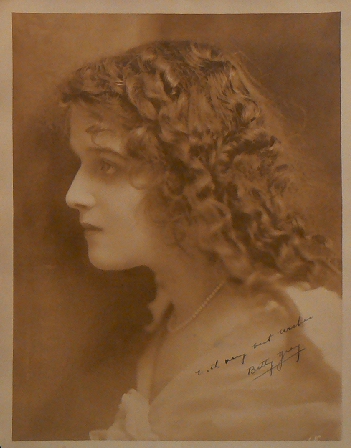 Portrait of the actress Betty Gray by Thomas Staedeli